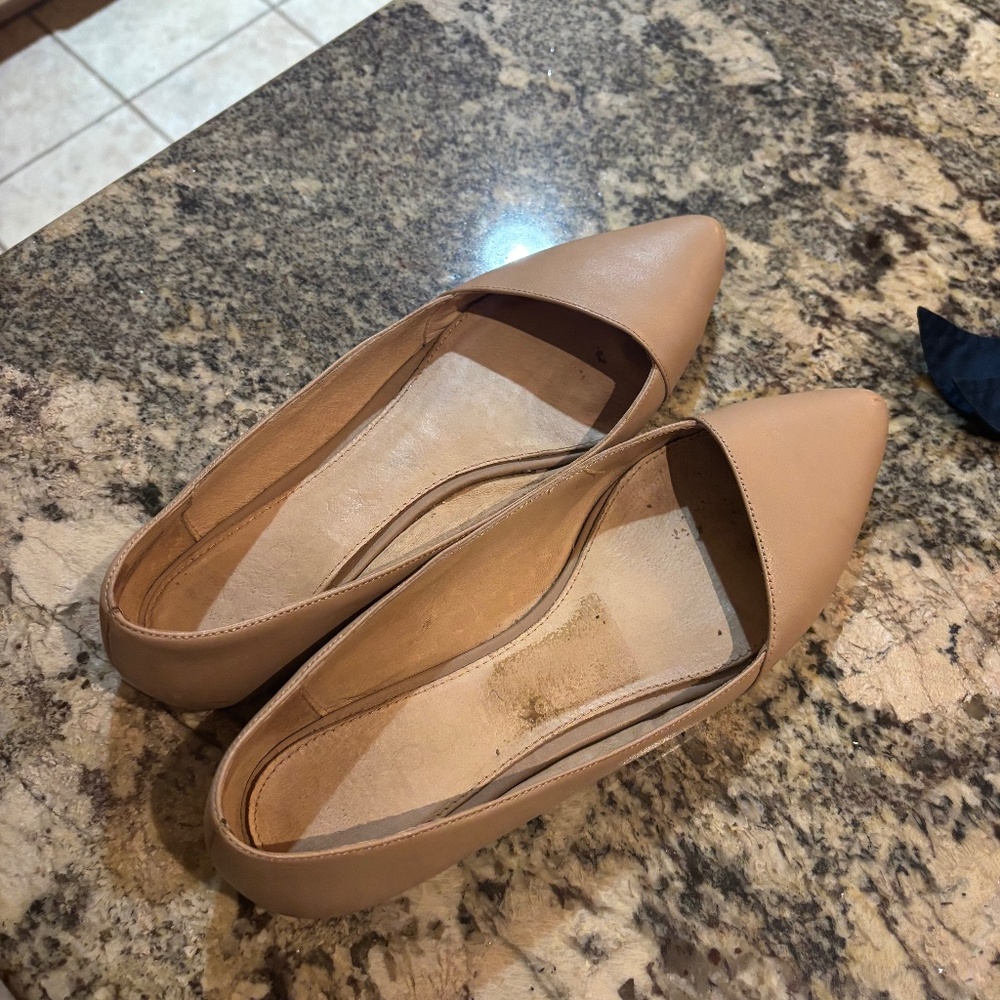 Tan flats
